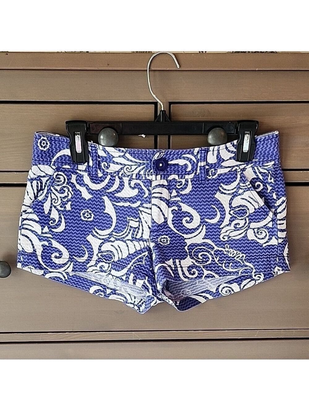 Lilly Pulitzer Blue and White Shorts Size 2
